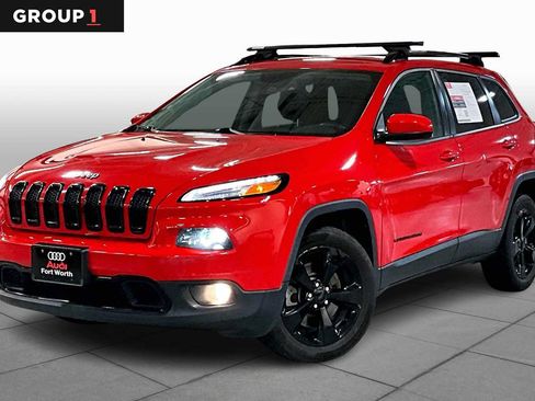 Used 2018 Jeep Cherokee Latitude w/ Altitude Package FWD image 1