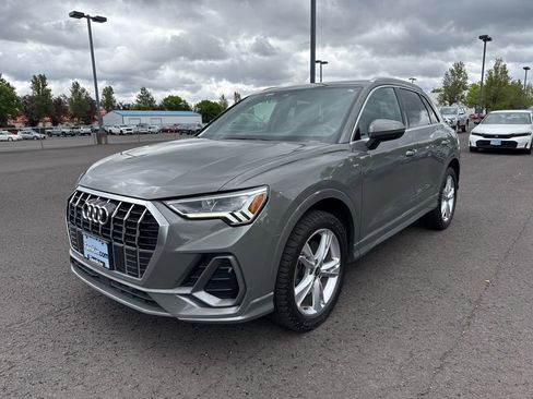 Used 2023 Audi Q3 2.0T Premium Plus w/ Premium Plus Package AWD/4WD image 3