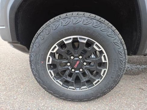 Used 2026 GMC Canyon AT4 image 7