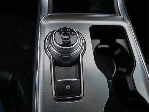 Used 2024 Ford Edge Titanium image 21