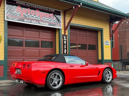 Used 2003 Chevrolet Corvette Convertible w/ Preferred Equipment Group1 RWD image 4