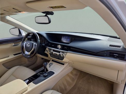 Used 2014 Lexus ES 350 w/ Premium Package FWD image 32
