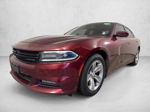 Used 2017 Dodge Charger SXT RWD image 7