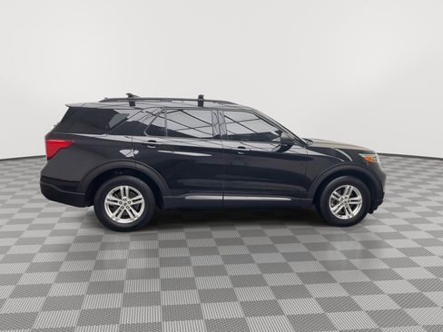 Used 2020 Ford Explorer XLT w/ Equipment Group 202A AWD/4WD image 40