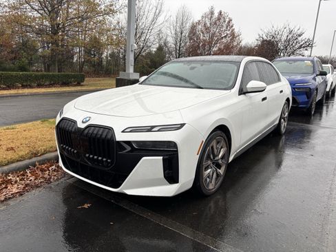 Certified 2025 BMW 740i image 13