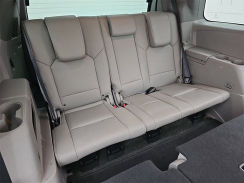 Used 2015 Honda Pilot Touring image 14
