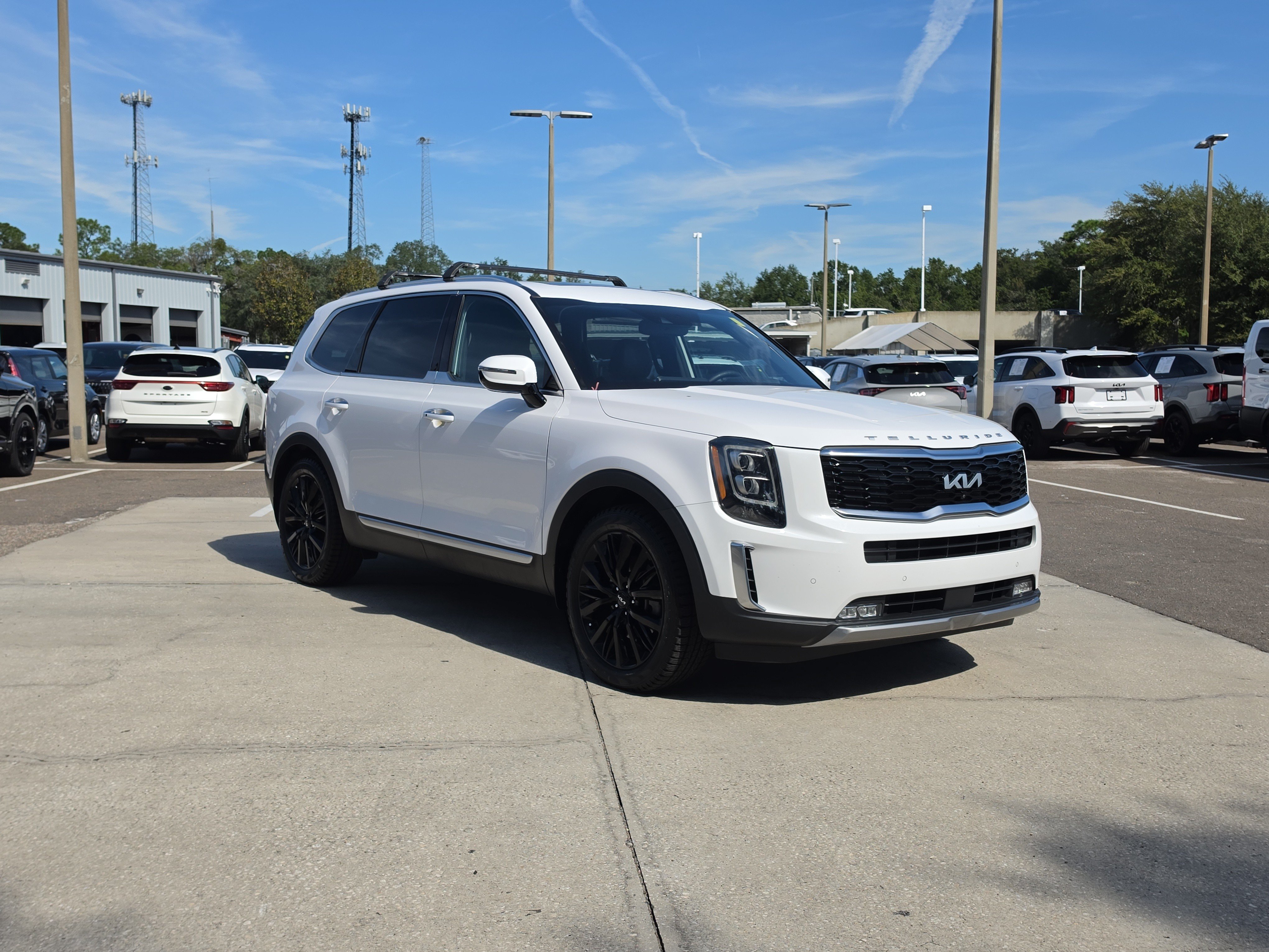Certified 2022 Kia Telluride SX w/ SX Prestige Package AWD/4WD image 2