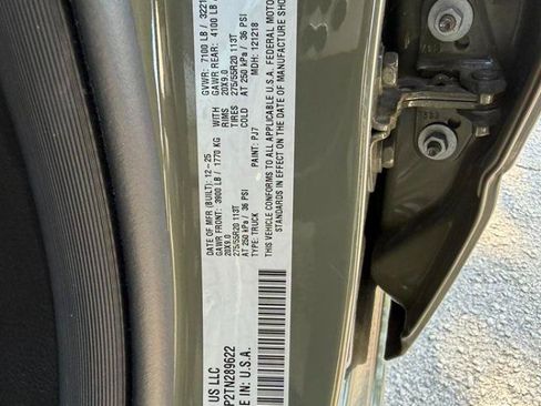 Used 2026 RAM 1500 Laramie AWD/4WD image 38