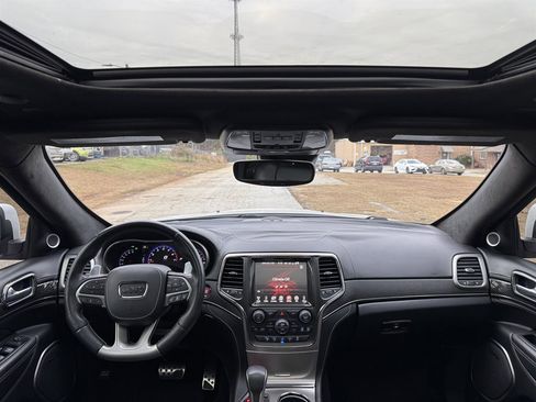 Used 2017 Jeep Grand Cherokee SRT image 14