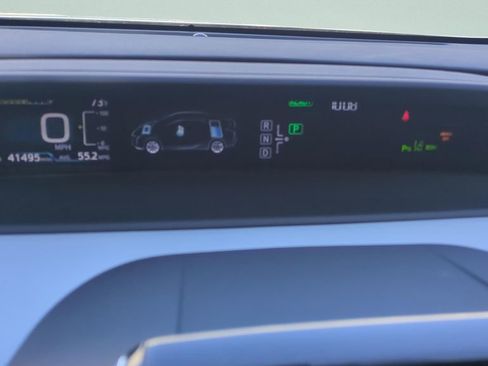 Used 2018 Toyota Prius Four Touring w/ Appearance Package image 25