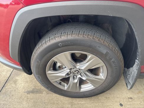 Used 2025 Toyota RAV4 XLE w/ Convenience Package image 2