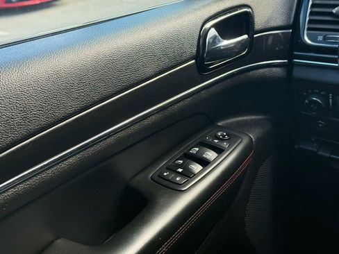 Used 2020 Jeep Grand Cherokee Trailhawk w/ Trailhawk Luxury Group AWD/4WD image 7