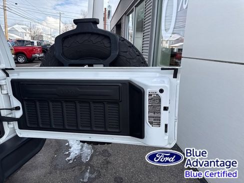 Used 2022 Jeep Wrangler Unlimited Rubicon w/ Cold Weather Group image 45