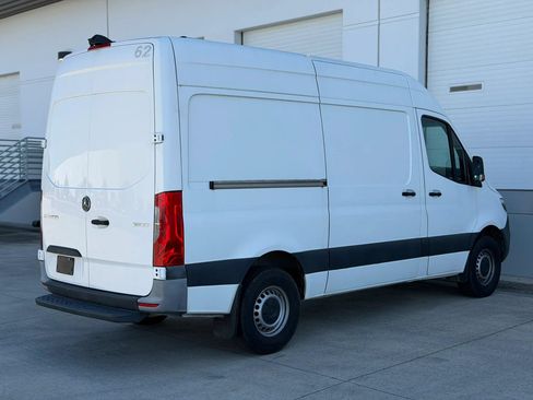 Used 2021 Mercedes-Benz Sprinter 2500 image 5