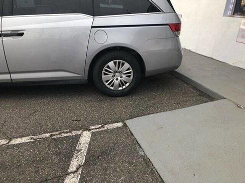 Used 2014 Honda Odyssey LX image 14