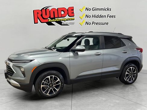 Used 2024 Chevrolet TrailBlazer LT w/ LT Cold Weather Package AWD/4WD image 1