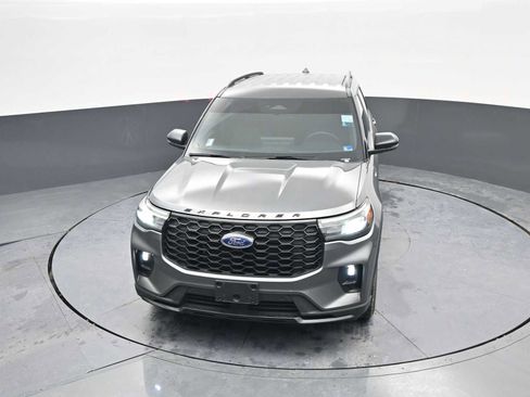 Used 2025 Ford Explorer ST-Line image 28