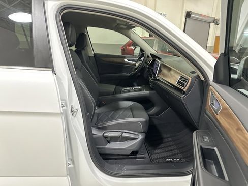 New 2026 Volkswagen Atlas SE image 36