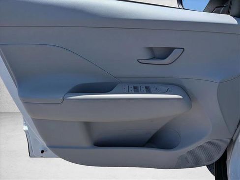 Used 2025 Hyundai Kona SEL FWD image 10