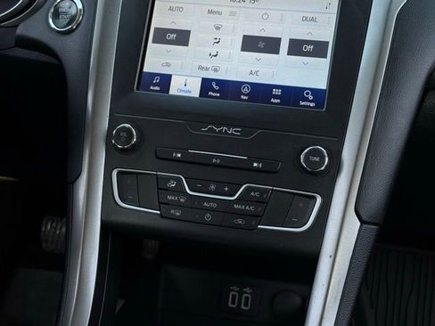 Certified 2020 Ford Fusion SE image 27