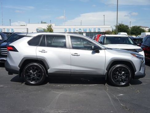 Used 2024 Toyota RAV4 LE FWD image 5