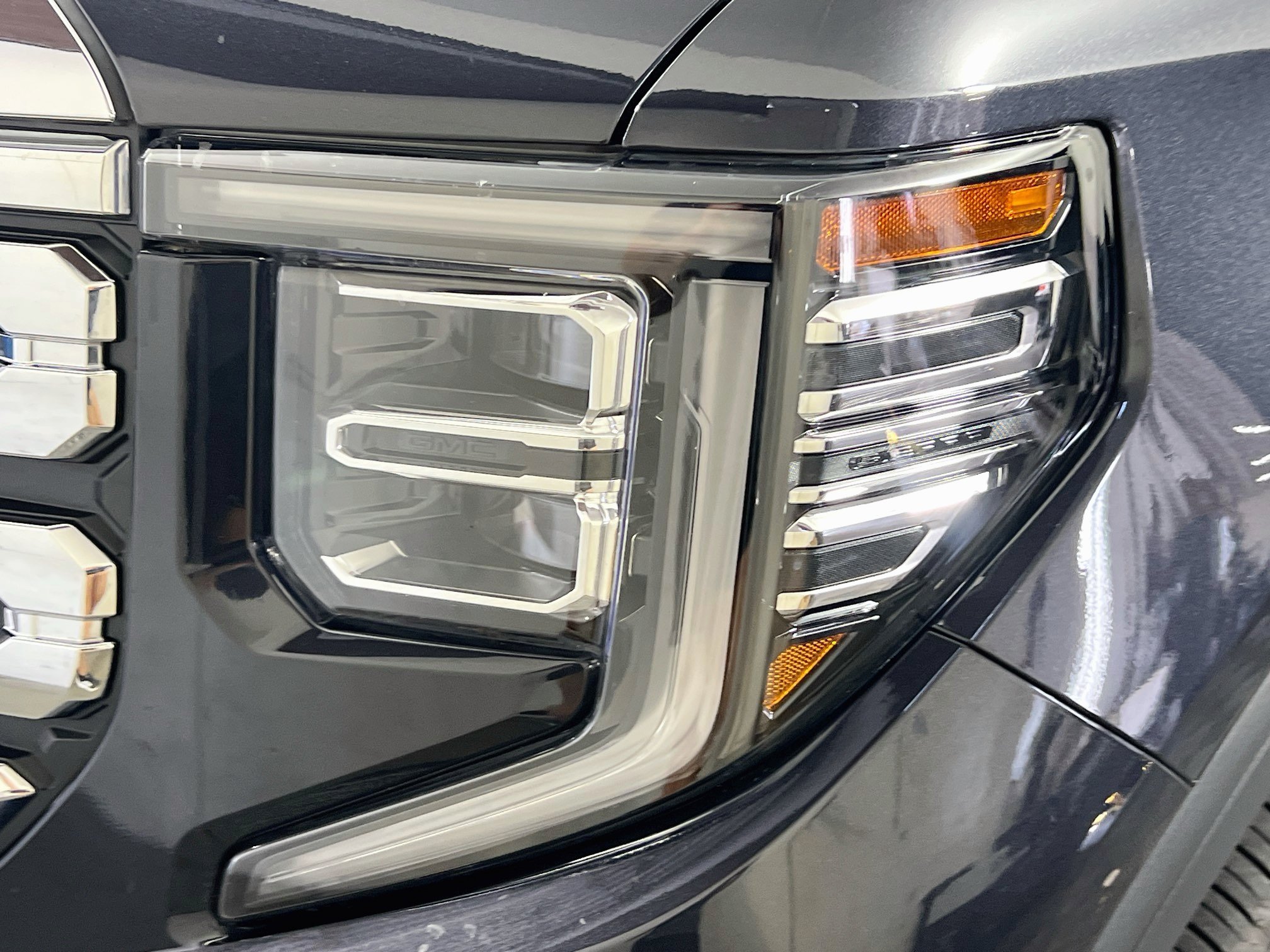 Used 2024 GMC Sierra 1500 Denali w/ Denali Reserve Package AWD/4WD image 11