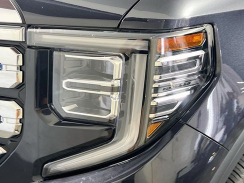 Used 2024 GMC Sierra 1500 Denali w/ Denali Reserve Package AWD/4WD image 11