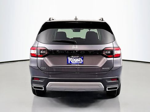 Certified 2023 Honda Pilot Touring image 6