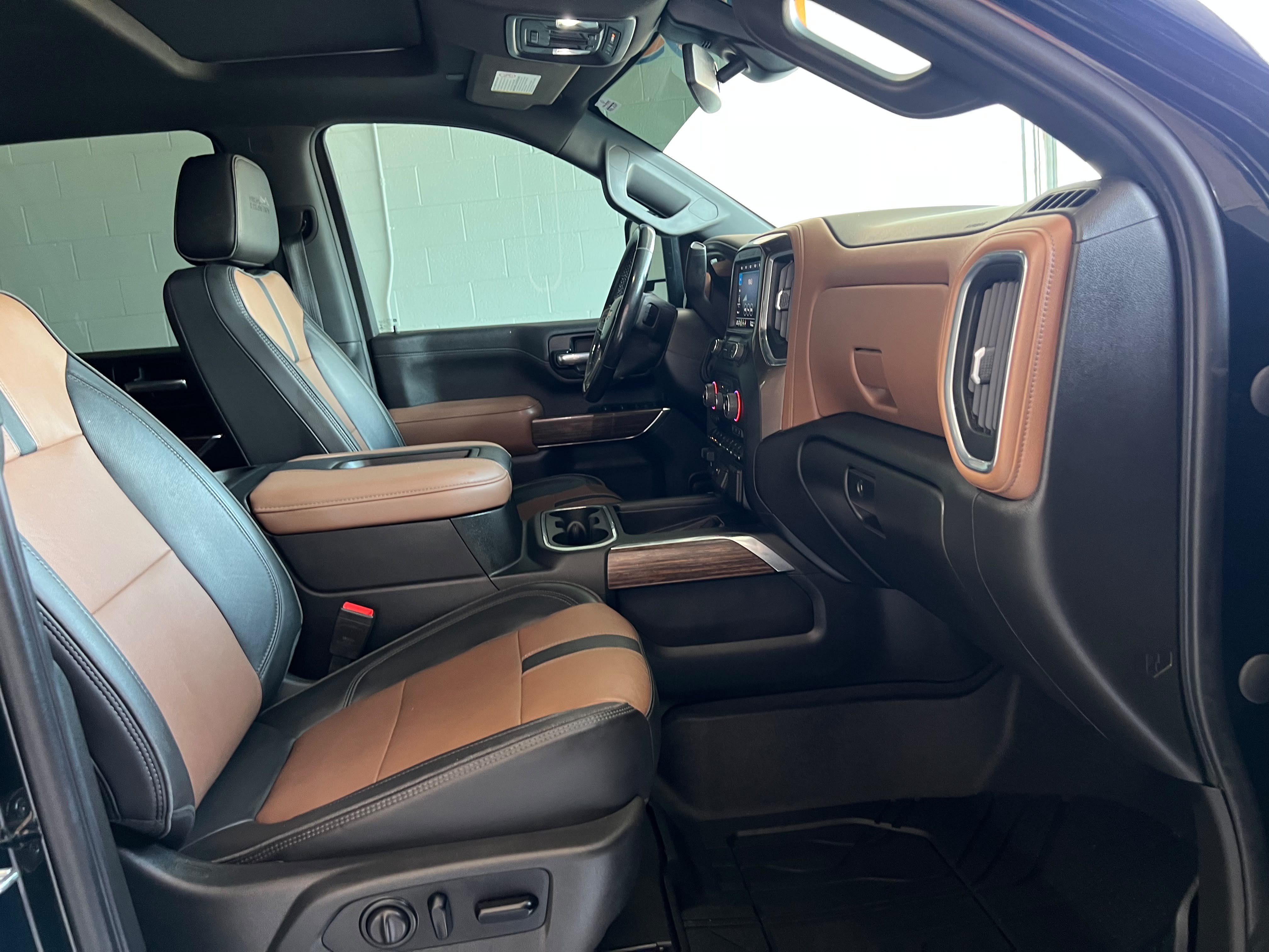 Used 2022 Chevrolet Silverado 3500 High Country w/ Safety Package II AWD/4WD image 17