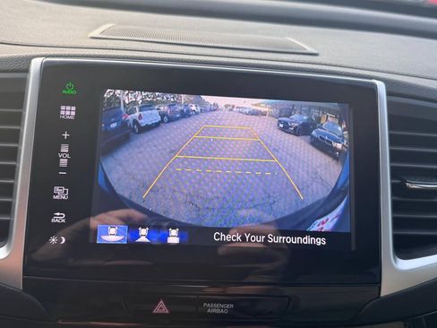 Used 2016 Honda Pilot Touring image 18