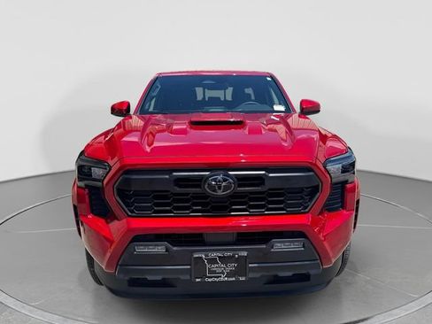 Used 2025 Toyota Tacoma TRD Sport w/ TRD Sport Upgrade Package AWD/4WD image 2