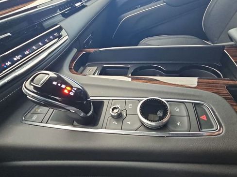 Certified 2024 Cadillac Escalade Premium Luxury w/ Performance Package image 20