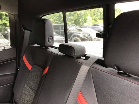 Used 2023 Chevrolet Colorado Z71 w/ Advanced Trailering Package AWD/4WD image 5