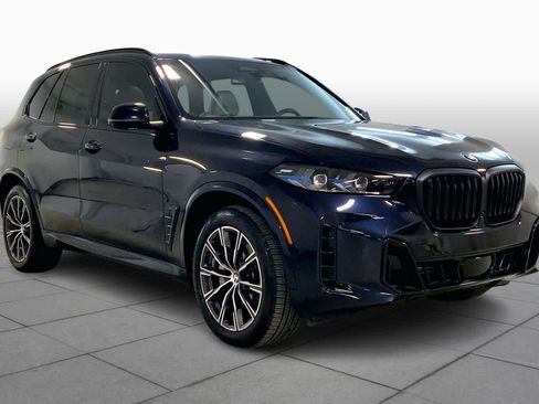 Used 2025 BMW X5 xDrive40i w/ M Sport Package image 2