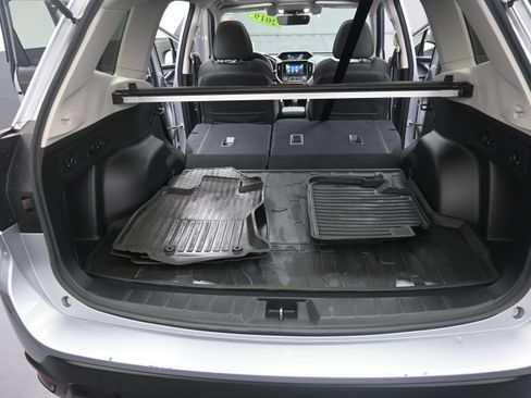 Used 2019 Subaru Forester Premium AWD/4WD image 38