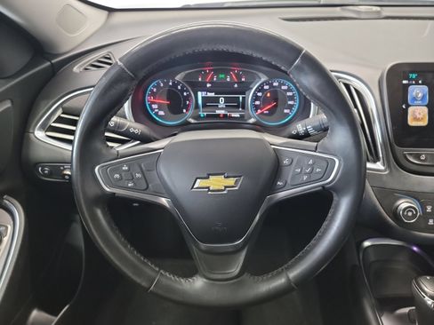 Used 2018 Chevrolet Malibu LT FWD image 17