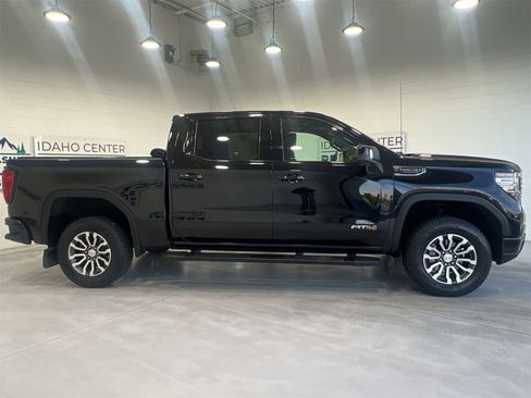 Used 2023 GMC Sierra 1500 AT4 w/ AT4 Premium Package image 9