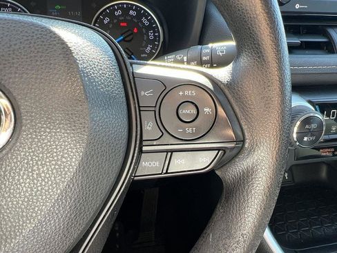 Used 2022 Toyota RAV4 XLE image 21