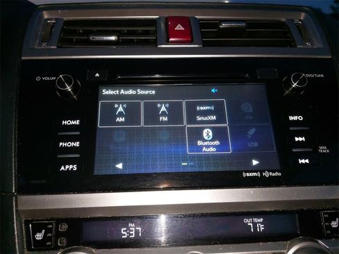 Used 2017 Subaru Outback 2.5i Premium image 18