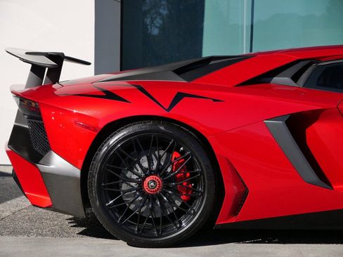 Used 2016 Lamborghini Aventador LP 750-4 Superveloce image 18