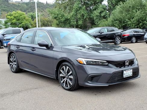 Certified 2024 Honda Civic EX-L image 3