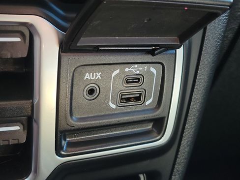 Used 2021 Jeep Wrangler Unlimited Sport AWD/4WD image 23