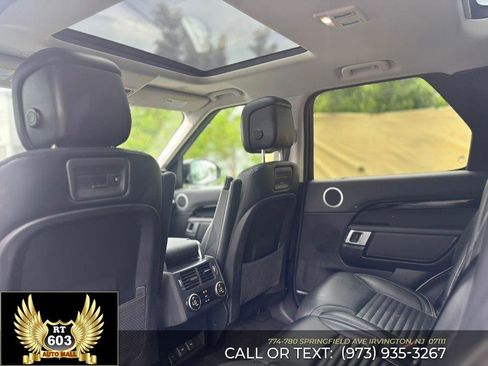 Used 2024 Land Rover Discovery S AWD/4WD image 9