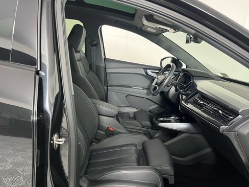 Used 2023 Audi Q4 e-tron Premium Plus w/ Premium Plus image 32