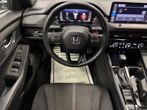 Used 2023 Honda Accord Sport image 13