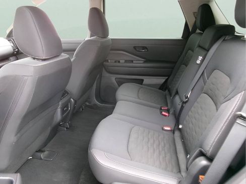Used 2025 Nissan Pathfinder SV AWD/4WD image 10