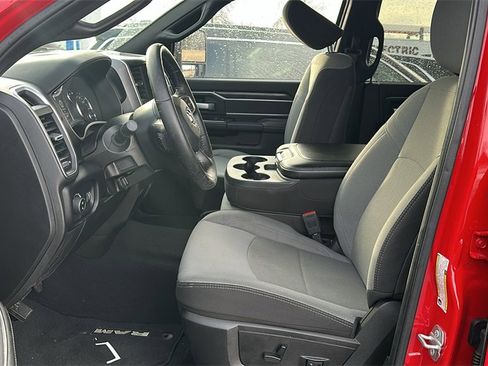 Used 2024 RAM 2500 Big Horn w/ Bed Utility Group image 9