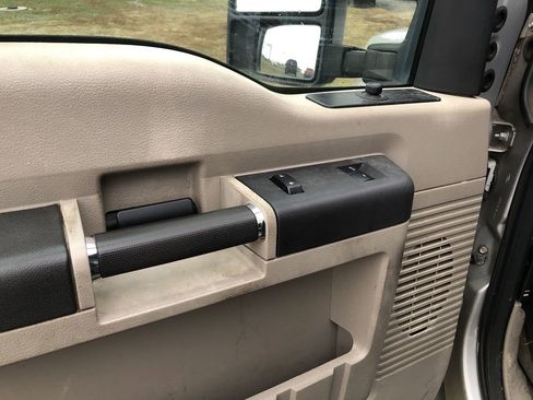 Used 2010 Ford F250 4x4 SuperCab Super Duty image 11