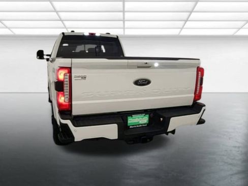 Used 2024 Ford F250 Lariat w/ Black Appearance Package image 7