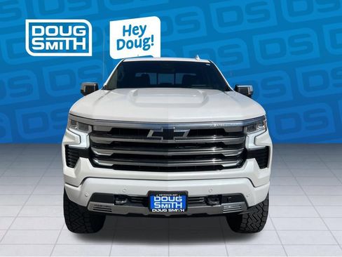 Used 2023 Chevrolet Silverado 1500 High Country w/ High Country Premium Package AWD/4WD image 8